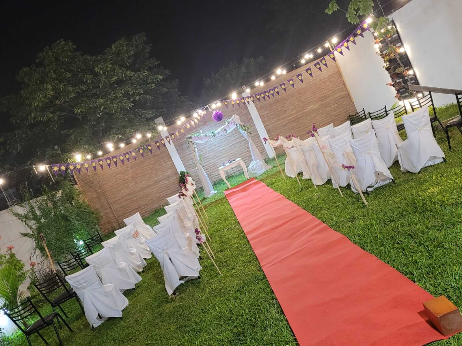 Una entrada soñada en REVOIR Alfombra roja para ceremonia de boda